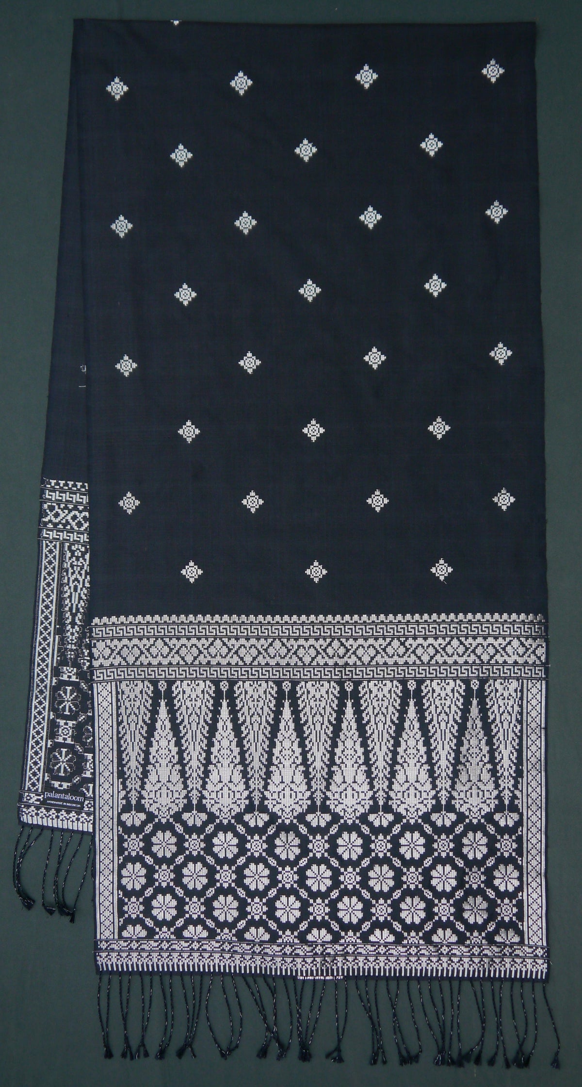 SB-27 selendang with Palembang motifs