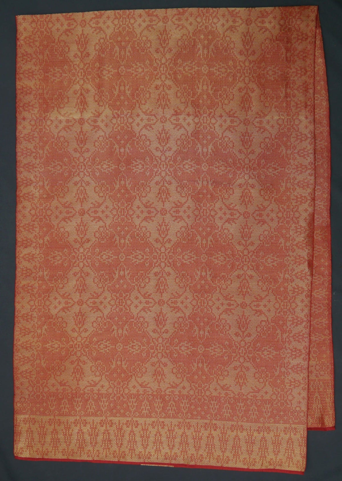 SB-30 selendang with Patola motif