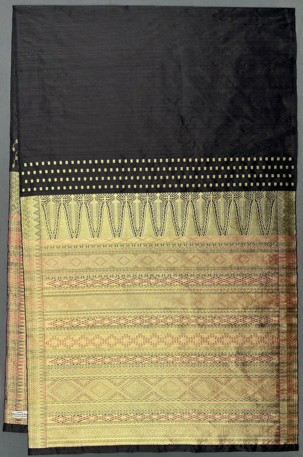 SB-47 Minangkabau head cloth (Tangkuluak)