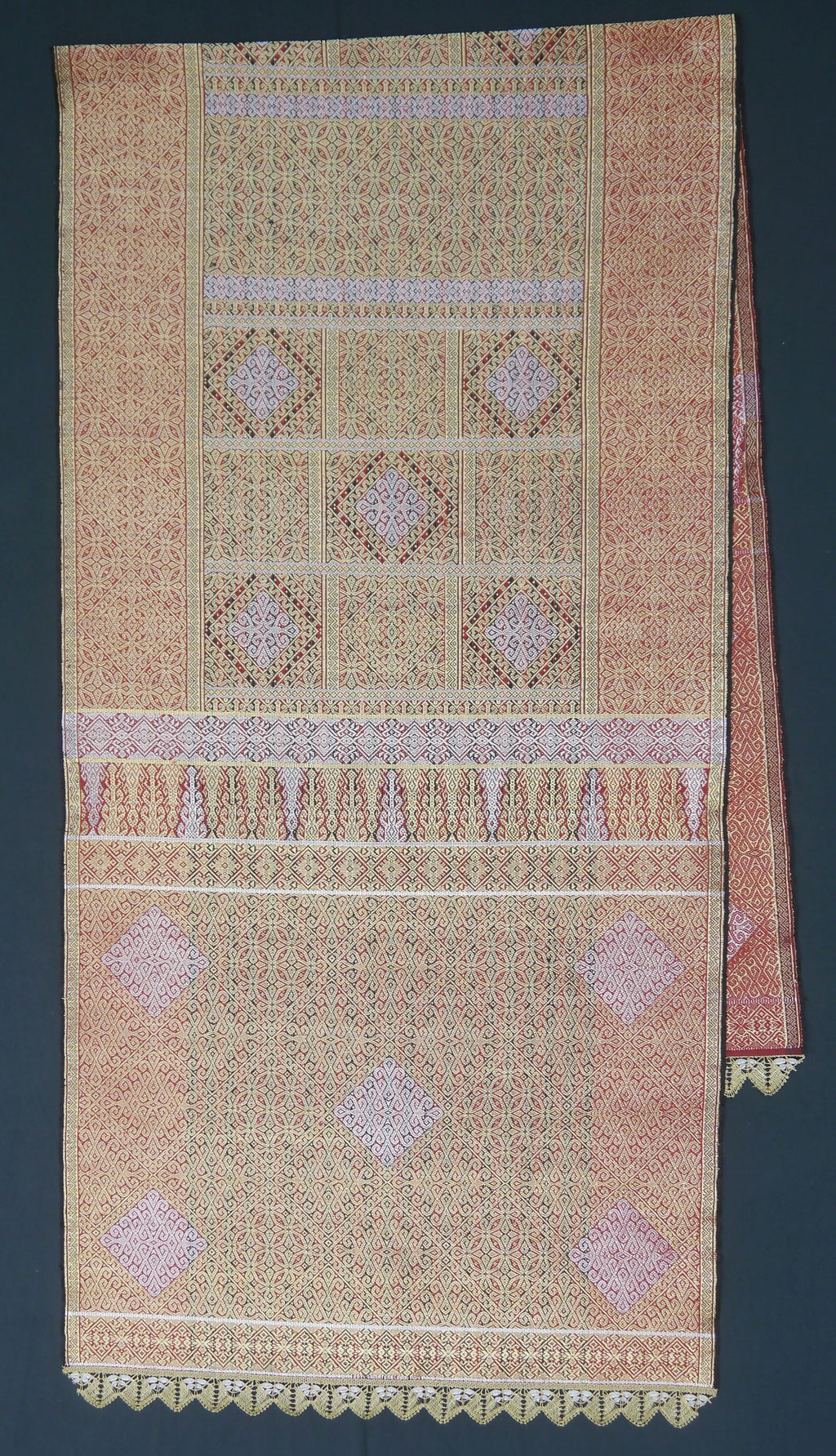 SB-11 Minangkabau selendang